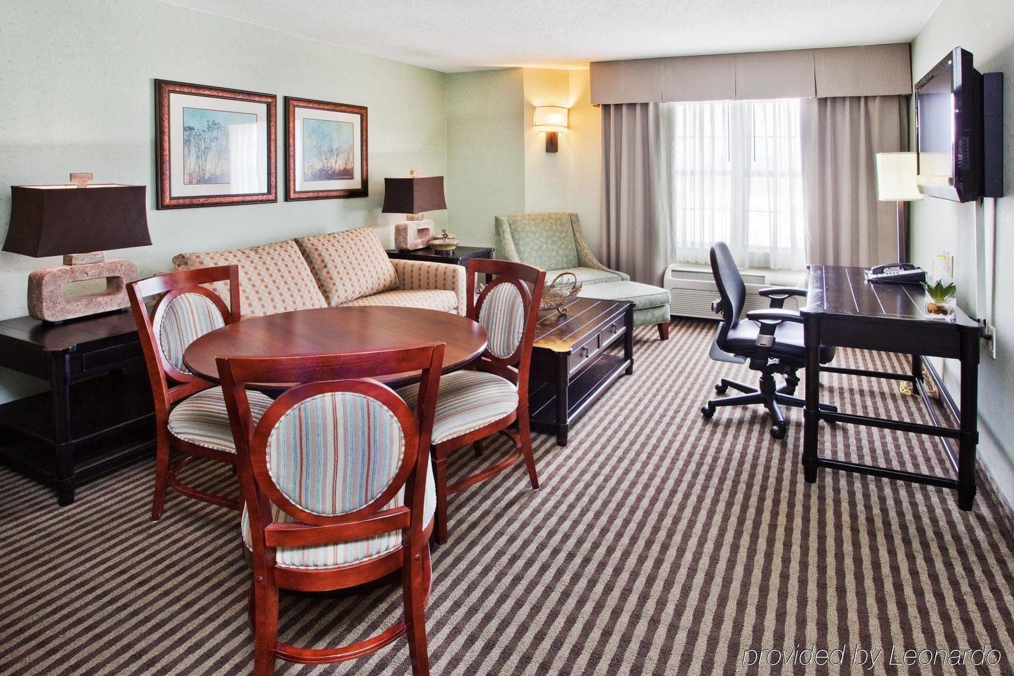 Holiday Inn Express Hotel & Suites Atlanta Buckhead By Ihg Exterior foto