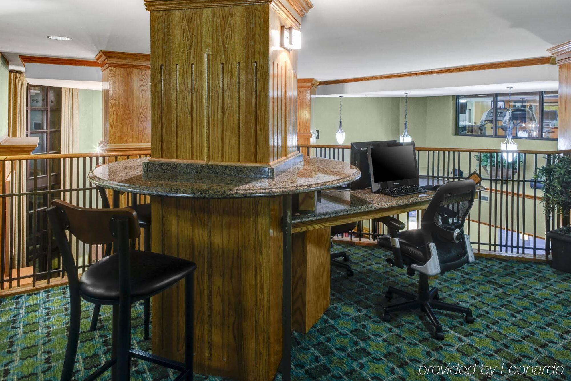 Holiday Inn Express Hotel & Suites Atlanta Buckhead By Ihg Exterior foto